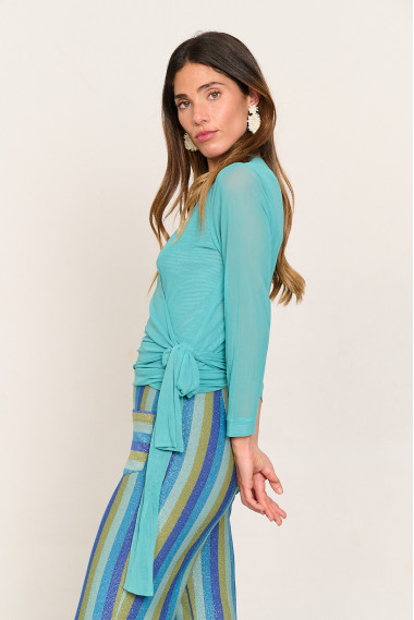 Chaqueta cruzada turquesa de tul con lazada BMB & Co. vista lado