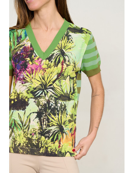 Jersey estampado tropical escote pico manga corta BMB & Co. vista detalle