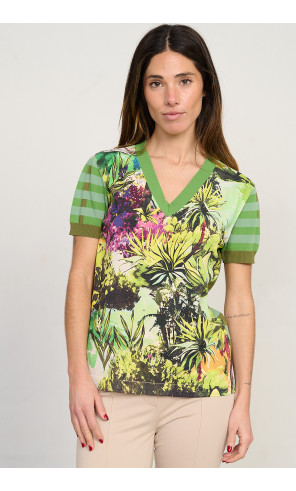 Jersey estampado tropical escote pico manga corta BMB & Co. vista delantera