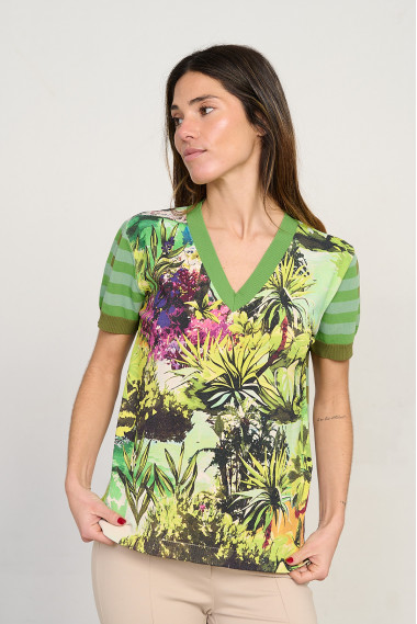 Jersey estampado tropical escote pico manga corta BMB & Co. vista frontal