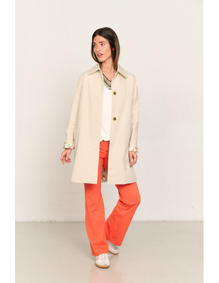 Pantalon flare naranja con botones metálicos BMB & Co. vista look