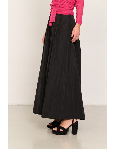 Falda larga negra de tafetán BMB & Co. vista lado