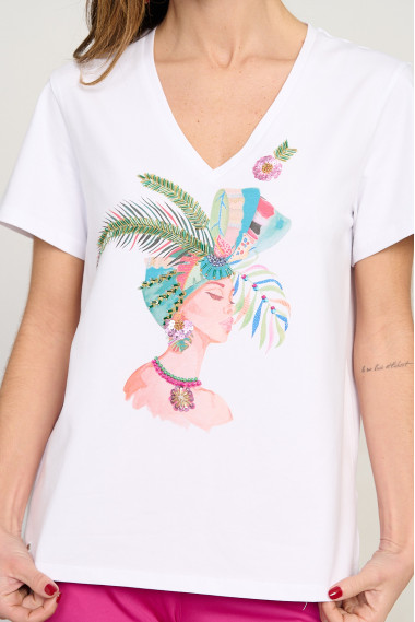 Camiseta de algodón cruda escote en pico con chica y abalorios BMB & Co. vista detalle