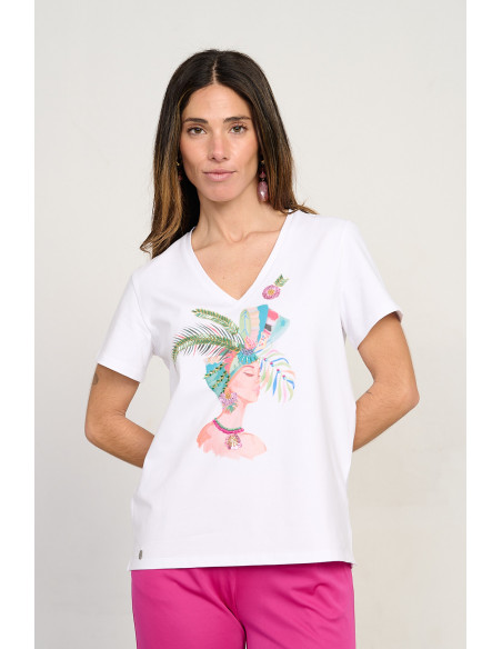 Camiseta de algodón cruda escote en pico con chica y abalorios BMB & Co. vista frontal