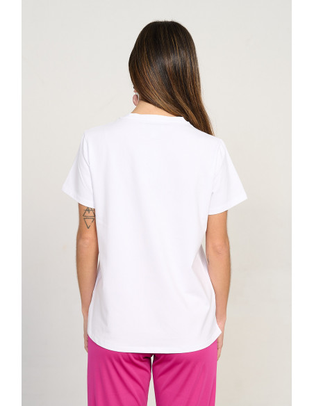 Camiseta de algodón cruda escote en pico con chica y abalorios BMB & Co. vista trasera