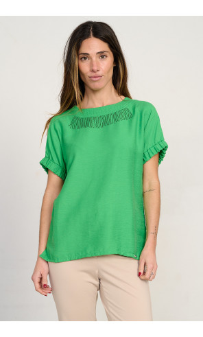 Camiseta verde cruda escote redondo con strass y mangas caida   BMB & Co. vista frontal