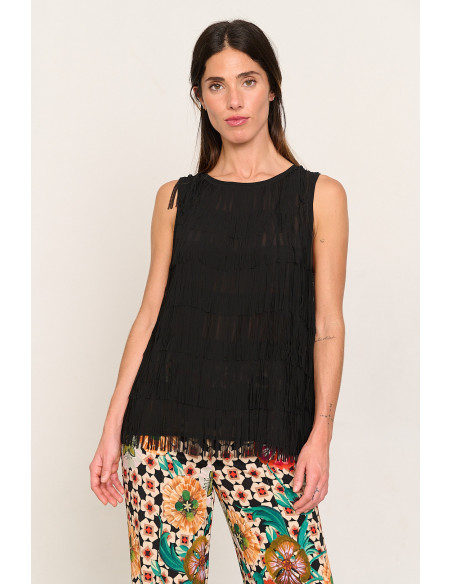 Top sin mangas negro con flecos BMB & Co. vista frontal