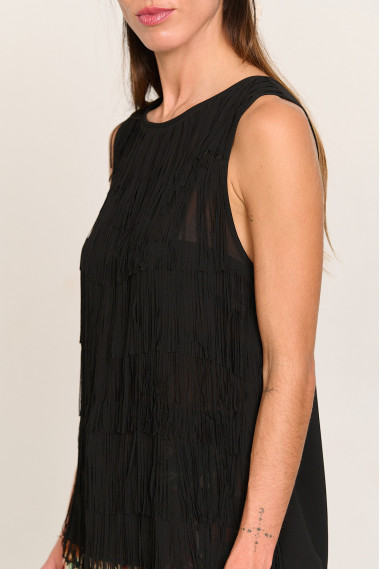 Top sin mangas negro con flecos BMB & Co. vista detalle