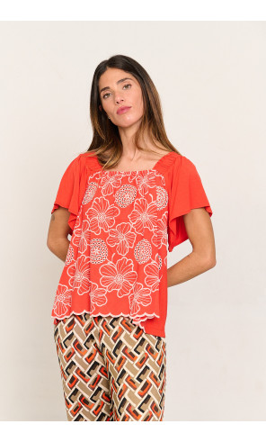 CAMISETA CON BORDADOS