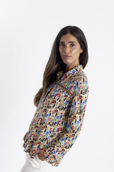 Camiseta Print Geometrico Con Botonadura BMB & Co.