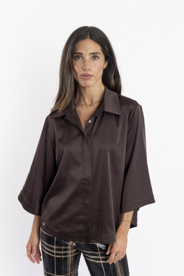 Blusa Satinada Chocolate Mangas Amplias BMB & Co.