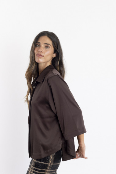 Blusa Satinada Chocolate Mangas Amplias BMB & Co.