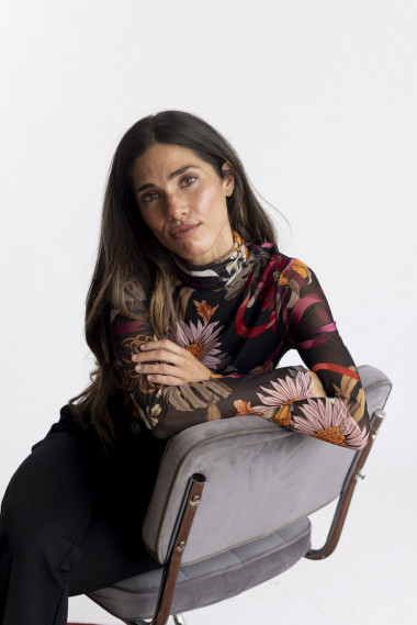 Top Tul Estampado Con Cuello Alto BMB & Co.