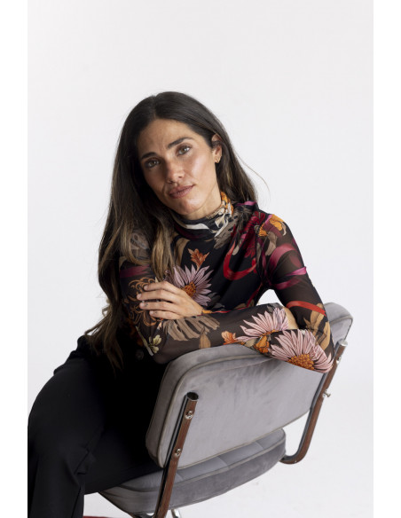 Top Tul Estampado Con Cuello Alto BMB & Co.