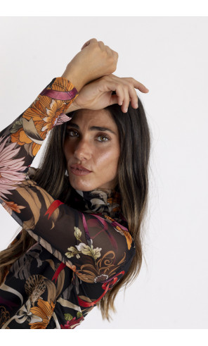 Top Tul Estampado Con Cuello Alto BMB & Co.