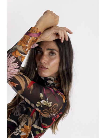 Top Tul Estampado Con Cuello Alto BMB & Co.