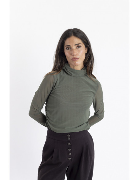 Top Tul Kaki Entallado Cuello Alto BMB & Co.