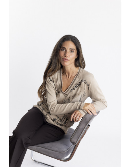 Jersey Escote En Pico Con Print Graffiti BMB  & Co.