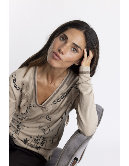 Jersey Escote En Pico Con Print Graffiti BMB  & Co.