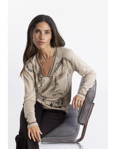 Jersey Escote En Pico Con Print Graffiti BMB  & Co.