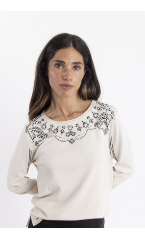 Jersey Fino Beige Con Aplicaciones En Escote BMB & Co.