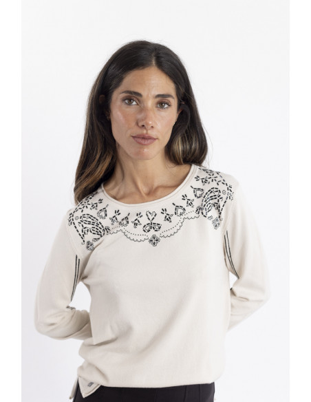 Jersey Fino Beige Con Aplicaciones En Escote BMB & Co.
