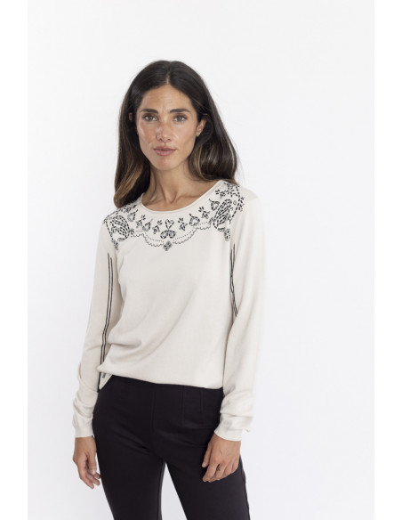 Jersey Fino Beige Con Aplicaciones En Escote BMB & Co.