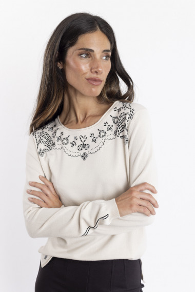 Jersey Fino Beige Con Aplicaciones En Escote BMB & Co.