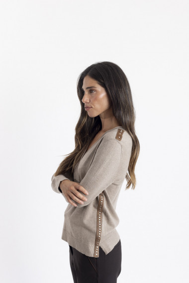 Jersey Punto Fino Camel Escote Pico BMB & Co.