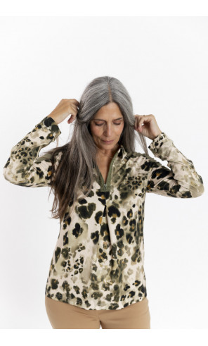 Camiseta Animal Print Con Cremallera en Escote BMB & Co.