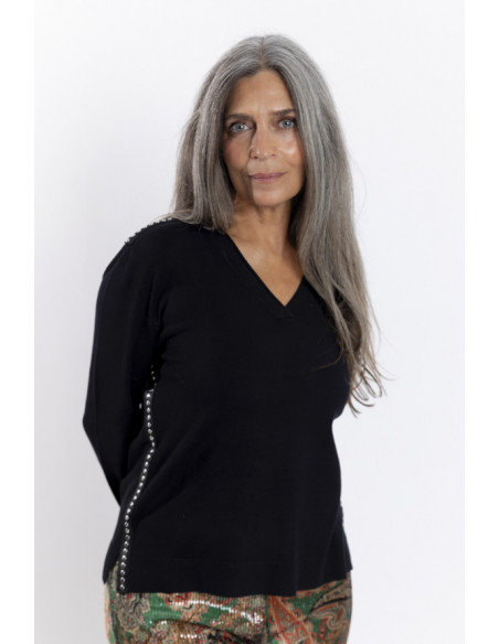 Jersey Punto Fino Negro Escote Pico BMB & Co.