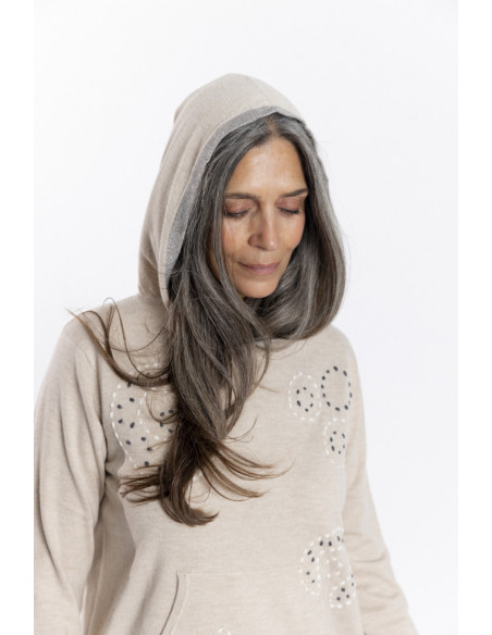 Sudadera Cruda Lana Con Bordados BMB & Co.