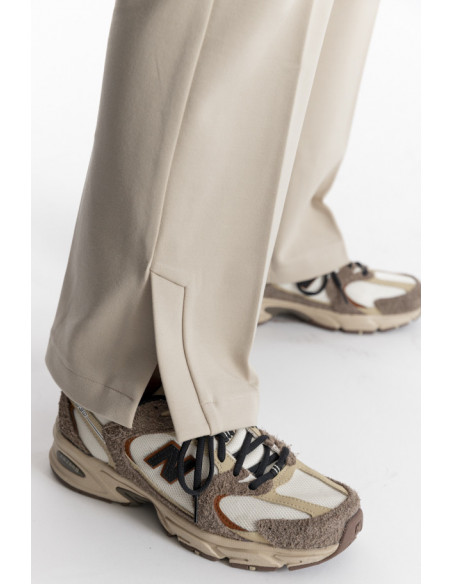 Pantalon Recto Con Aberturas Piedra BMB & Co.