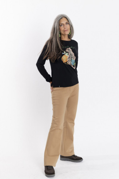 Pantalon acampanado camel efecto segunda piel BMB & Co.