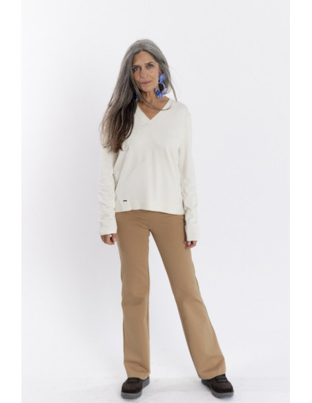 Pantalon acampanado camel efecto segunda piel BMB & Co.