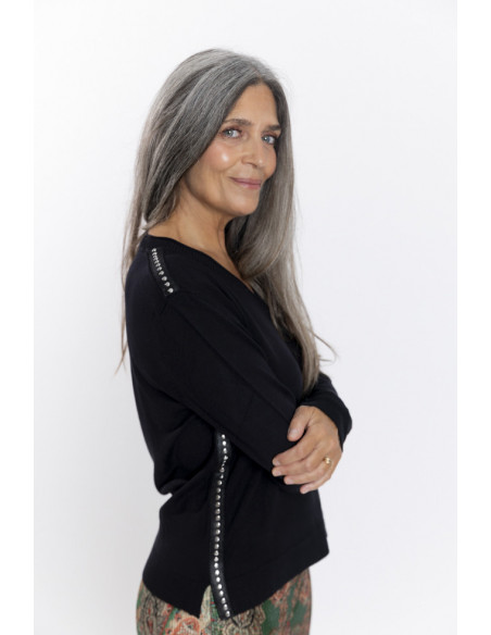 Jersey Punto Fino Negro Escote Pico BMB & Co.