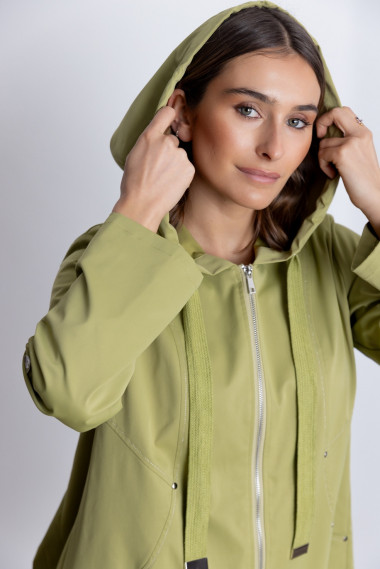 Trench Verde Plisada y Capucha BMB & Co.