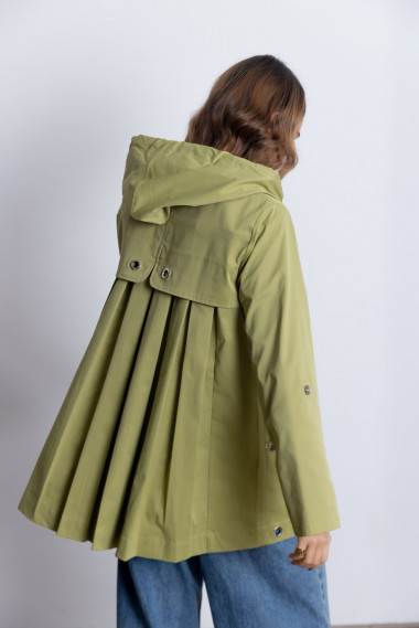 Trench Verde Plisada y Capucha BMB & Co.
