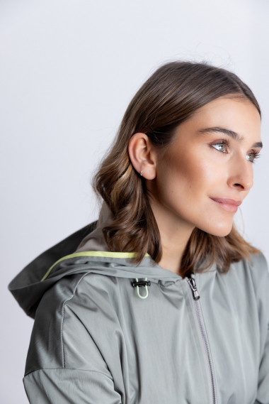 Trench Fina Con Capucha BMB & Co.