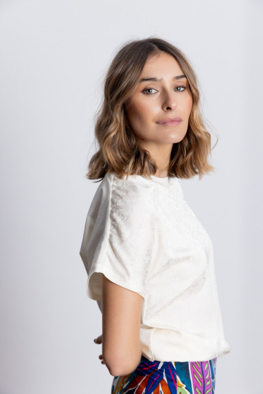 Camiseta Cruda Combinada Manga Caída BMB & Co.