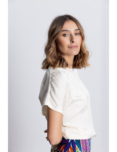 Camiseta Cruda Combinada Manga Caída BMB & Co.