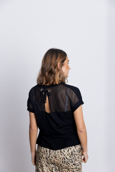 Camiseta Negra Asimétrica BMB & Co.