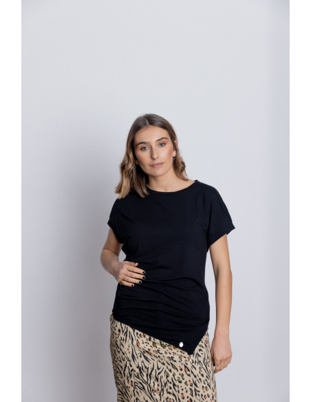 Camiseta Negra Asimétrica BMB & Co.
