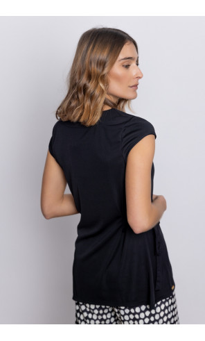 Camiseta Negra Asimétrica BMB & Co.