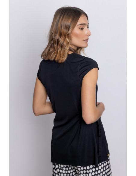 Camiseta Negra Asimétrica BMB & Co.