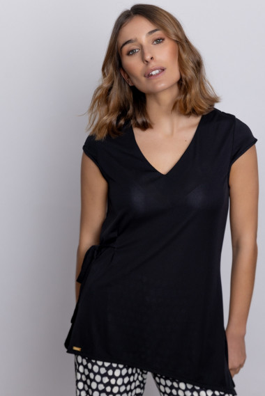 Camiseta Negra Asimétrica BMB & Co.