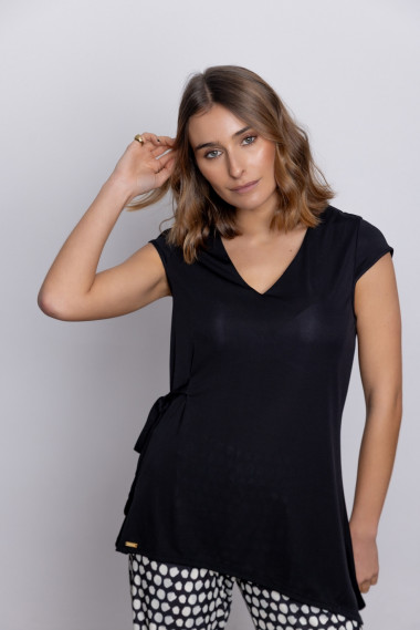 Camiseta Negra Asimétrica BMB & Co.