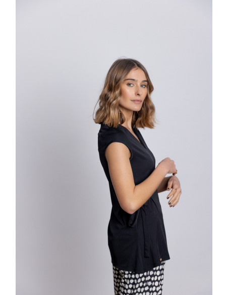 Camiseta Negra Asimétrica BMB & Co.