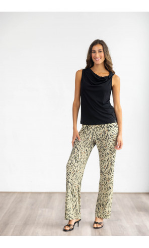 Pantalón Comodo Con Pinzas Animal Print BMB & Co.