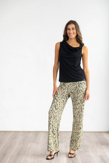 Pantalón Comodo Con Pinzas Animal Print BMB & Co.